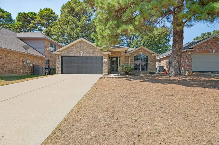 536 Cross Ridge Circle N, Fort Worth, TX 76120 - #2