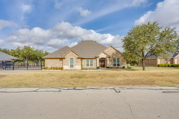703 Country Club Drive, Joshua, TX 76058