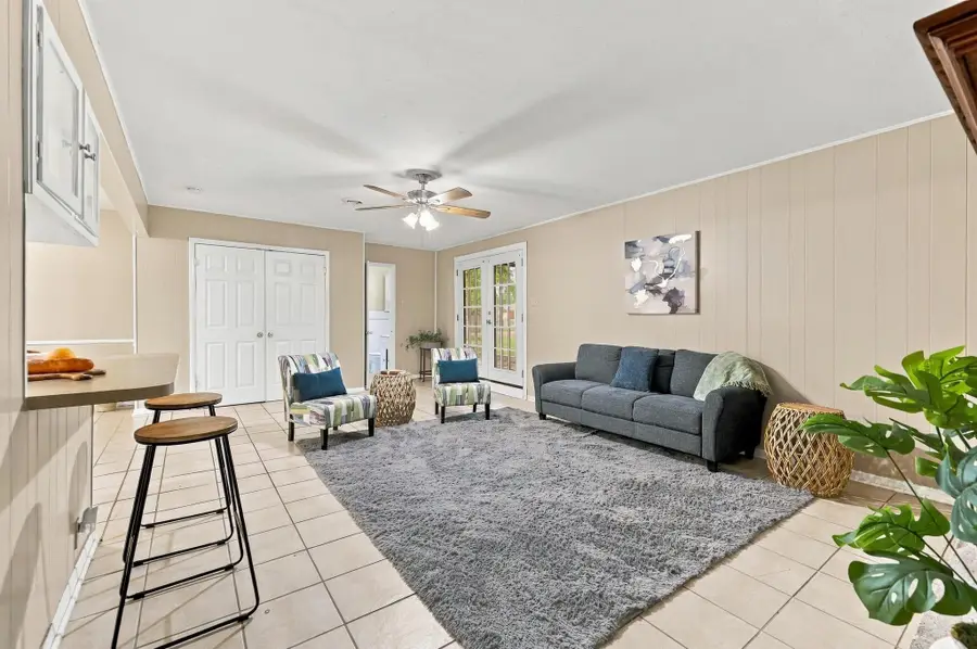 1111 Elmwood Street, Gainesville, TX 76240 - #3