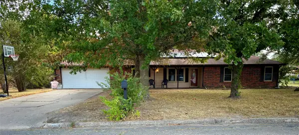 745 42nd Street Sw, Paris, TX 75460