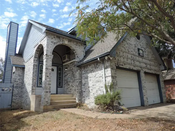 6825 W Driffield Court, North Richland Hills, TX 76182
