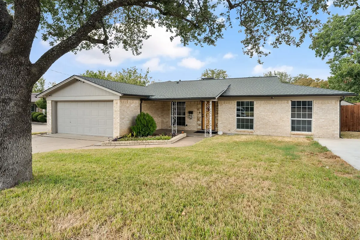 2100 Rockmoor Drive, Edgecliff Village, TX 76134 - #1