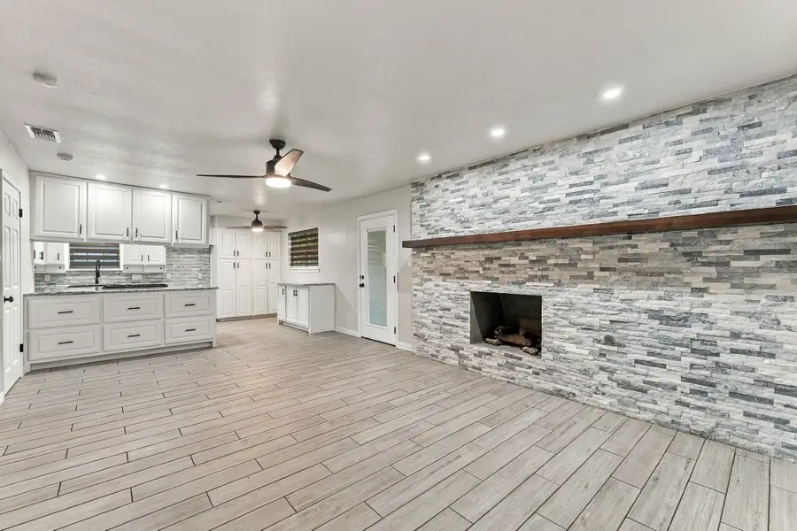 2100 Rockmoor Drive, Edgecliff Village, TX 76134 - #2
