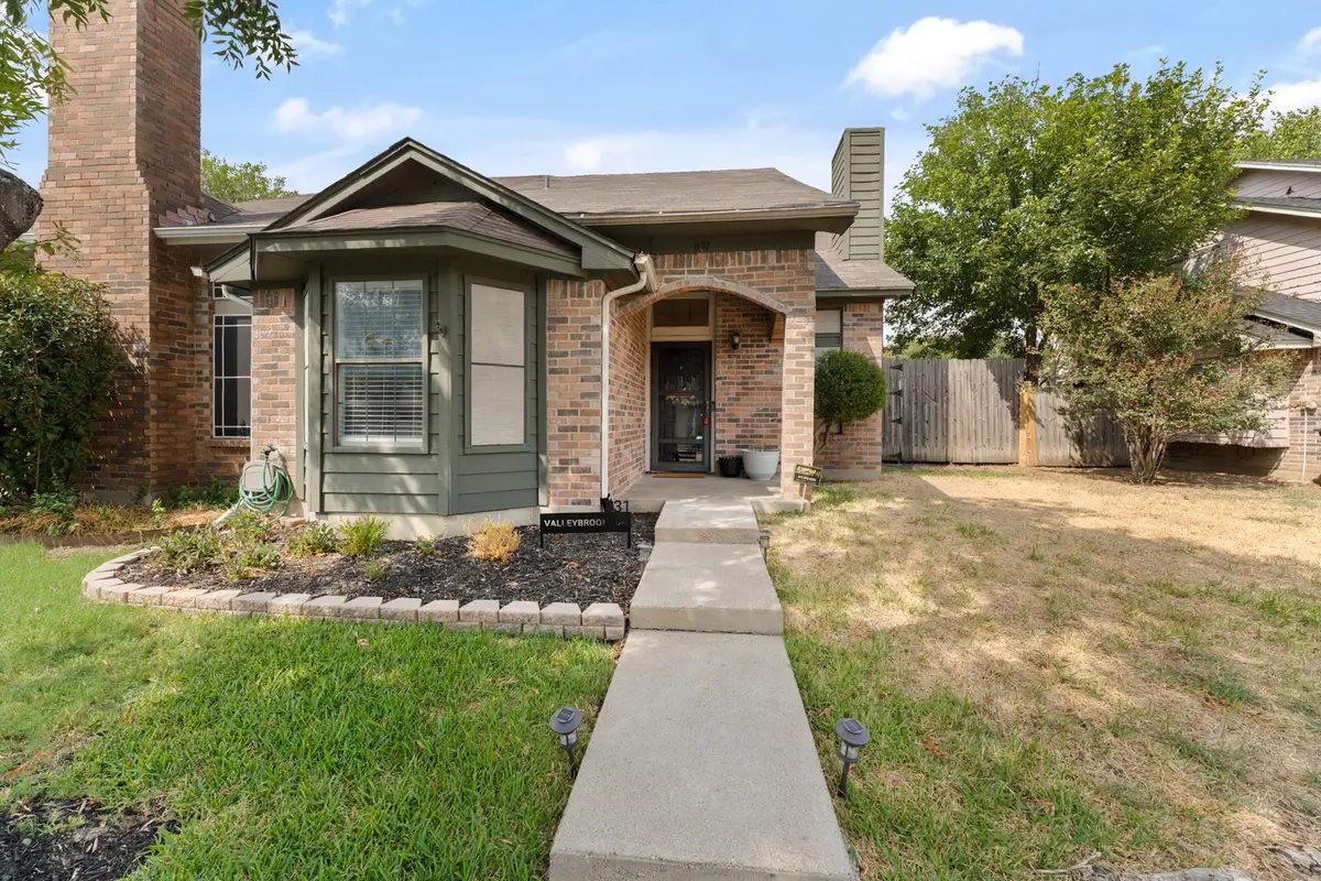 831 Valleybrooke Drive, Arlington, TX 76001 - #1