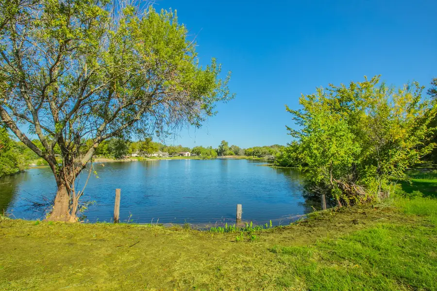118 Spring Lake Drive, Lacy Lakeview, TX 76705 - #2