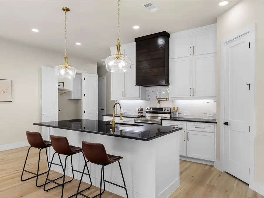 2127 Amanda Avenue, Fort Worth, TX 76105 - #2
