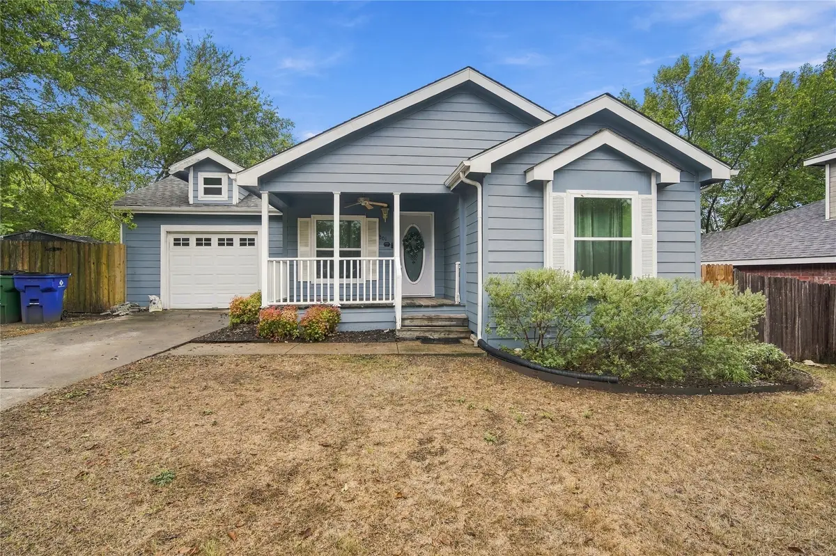 301 Pasley Street, Waxahachie, TX 75165 - #1