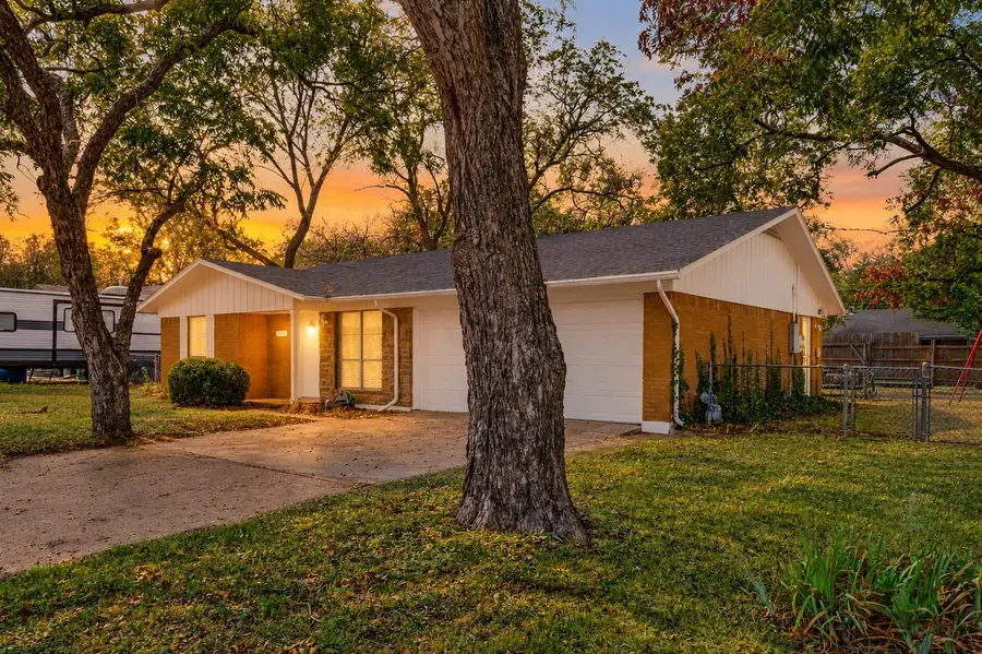 511 N Cherry Street, Aubrey, TX 76227 - #2