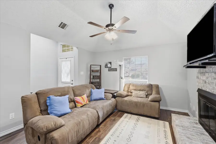 6025 Kimberly Court, Haltom City, TX 76137 - #3