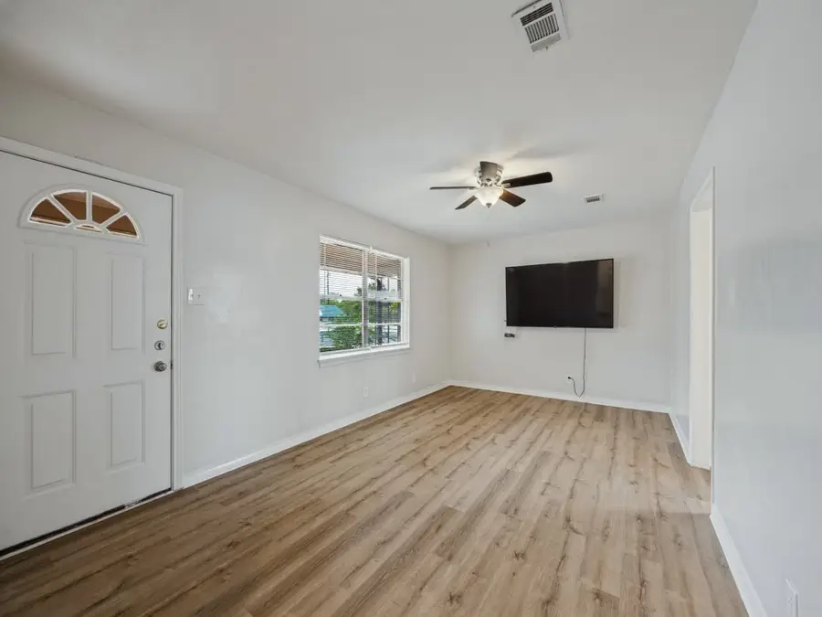 1706 S Travis Avenue, Denison, TX 75021 - #3