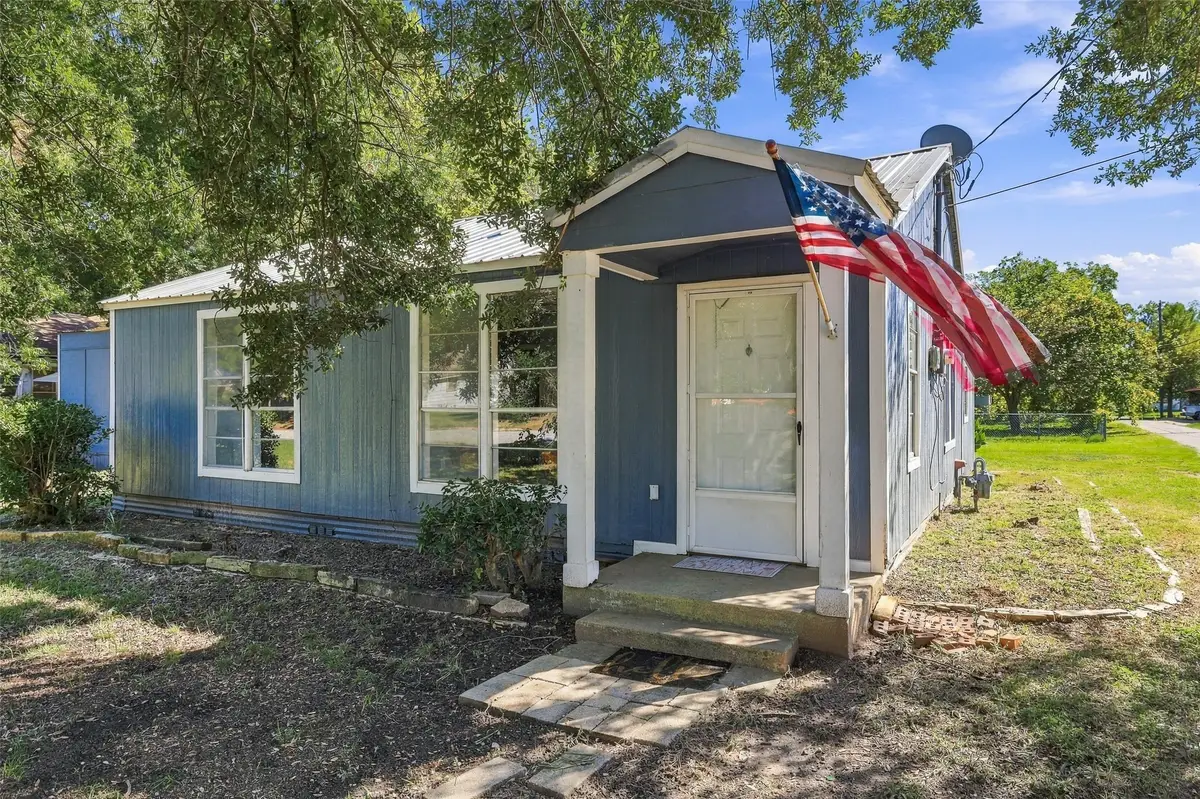 2530 W Elm Street, Denison, TX 75020 - #1