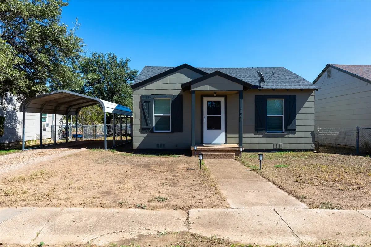 221 NW Avenue J, Hamlin, TX 79520 - #1