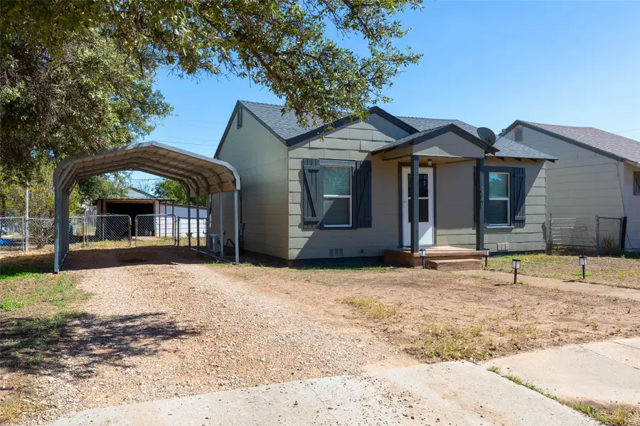 221 NW Avenue J, Hamlin, TX 79520 - #3