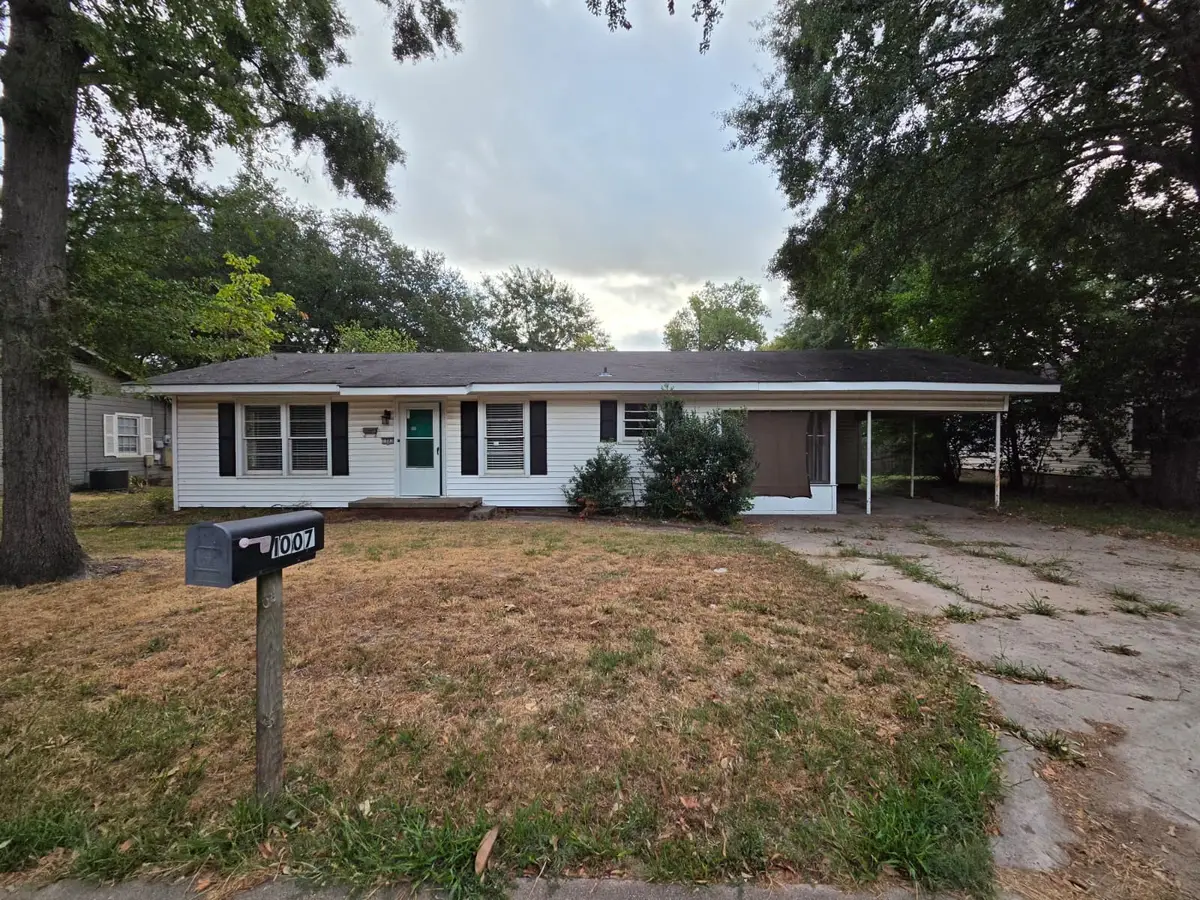 1007 N Montgomery Street, Gilmer, TX 75644 - #1