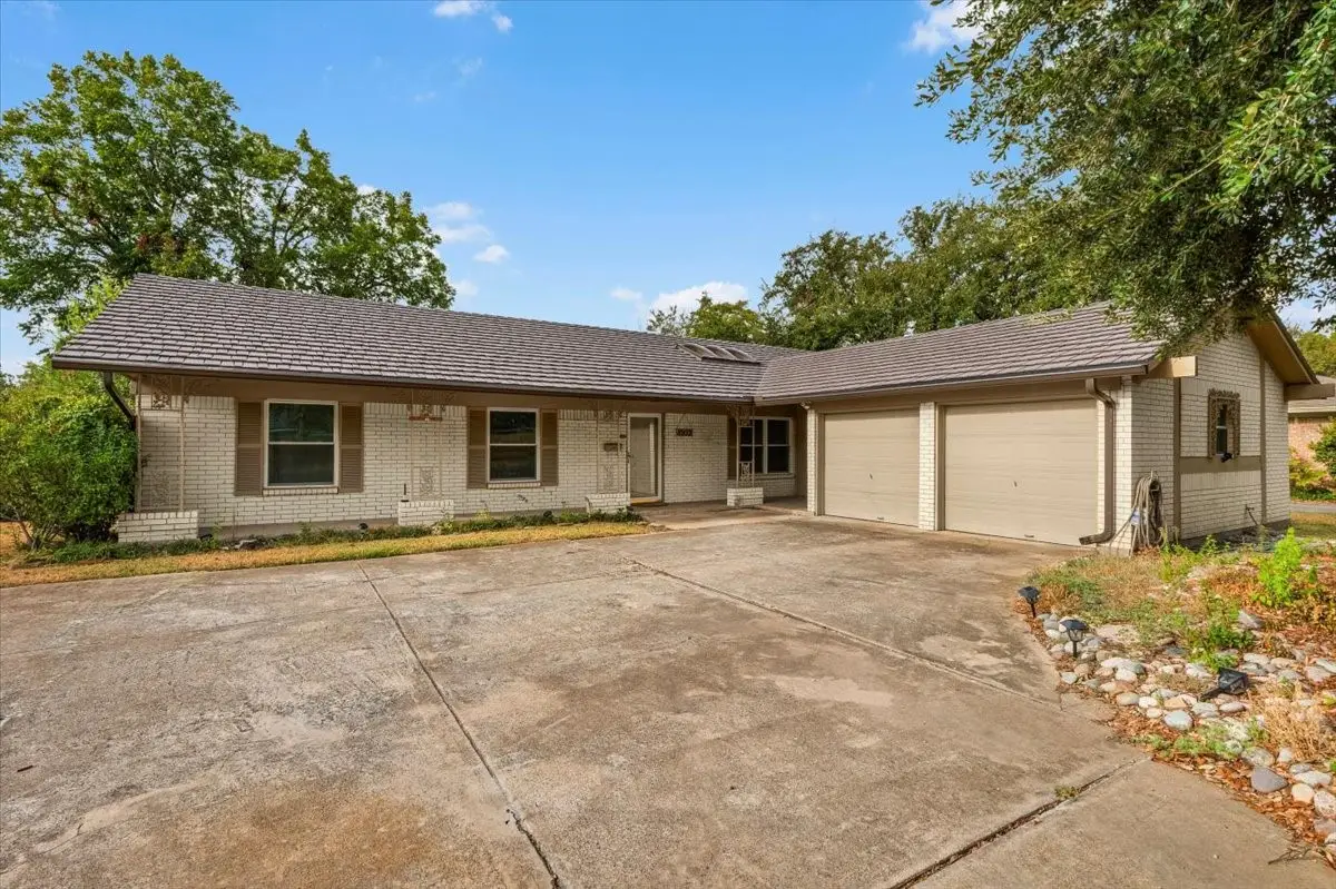 8933 Kincaid Drive, Benbrook, TX 76116 - #1