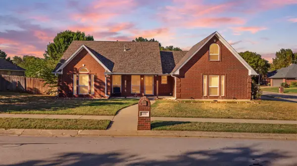 506 Amy Jo Circle, Aubrey, TX 76227