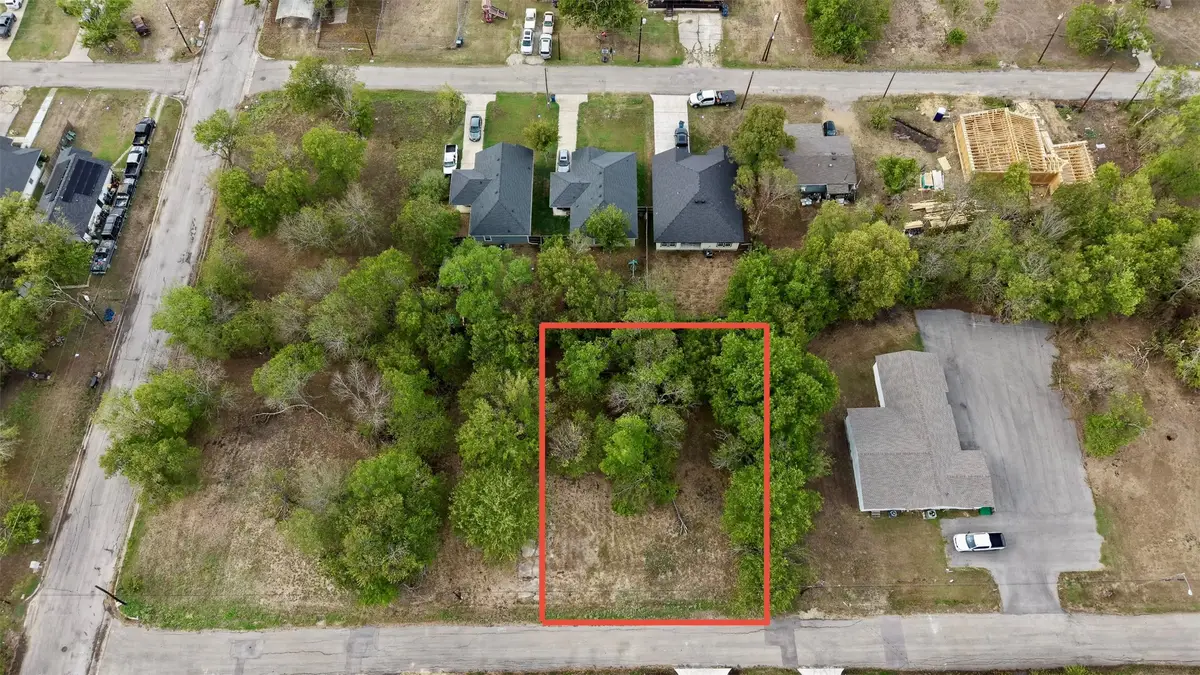 32929 East 18 Th Ave, Corsicana, TX 75110 - #1