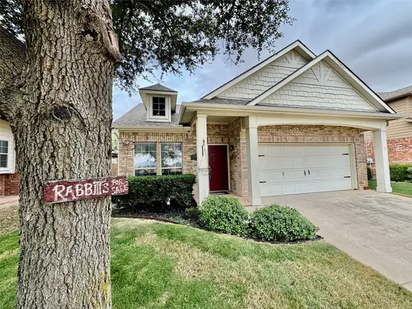 504 Winbridge Lane, Fort Worth, TX 76052