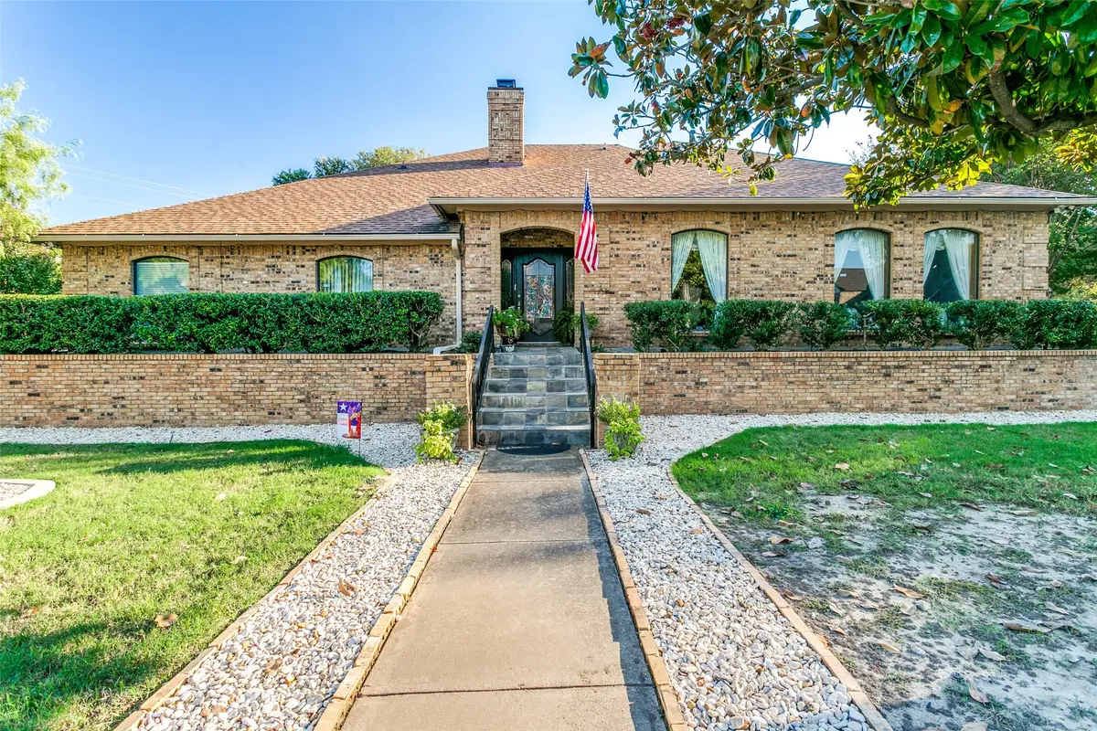 6801 Bellaire Court S, Benbrook, TX 76132 - #1