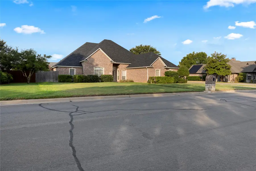 706 Meadowview, Cleburne, TX 76033 - #3