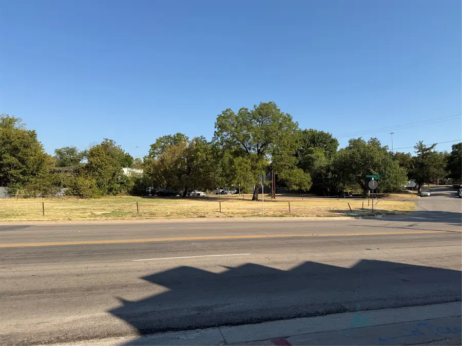 935 E Clarendon Drive, Dallas, TX 75203 - #2