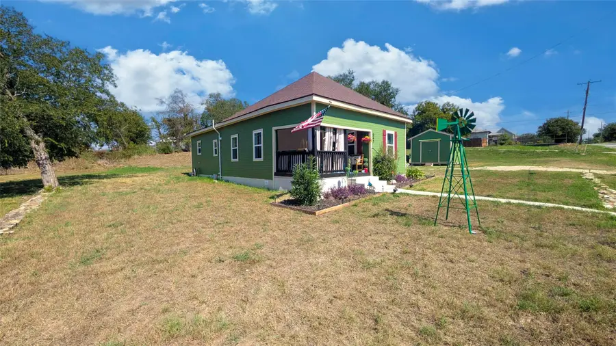 547 E Hill Street, Hamilton, TX 76531 - #3