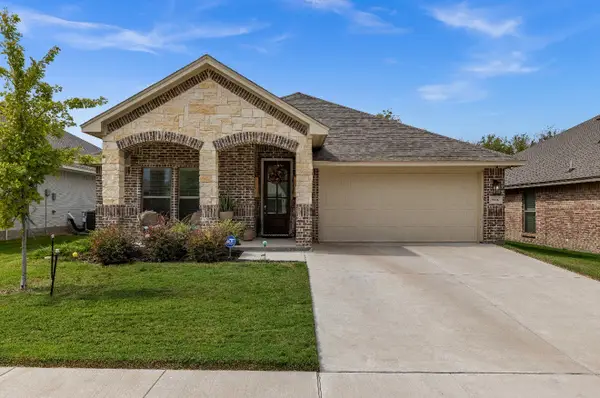 9936 Mescalbean Boulevard, Fort Worth, TX 76036