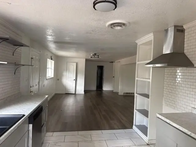 5232 Cockrell Avenue, Fort Worth, TX 76133 - #3