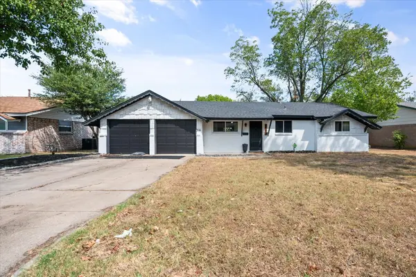 316 Wintercrest Road, Burleson, TX 76028