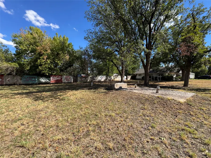 911 Mccarty Avenue, Rule, TX 79547 - #2