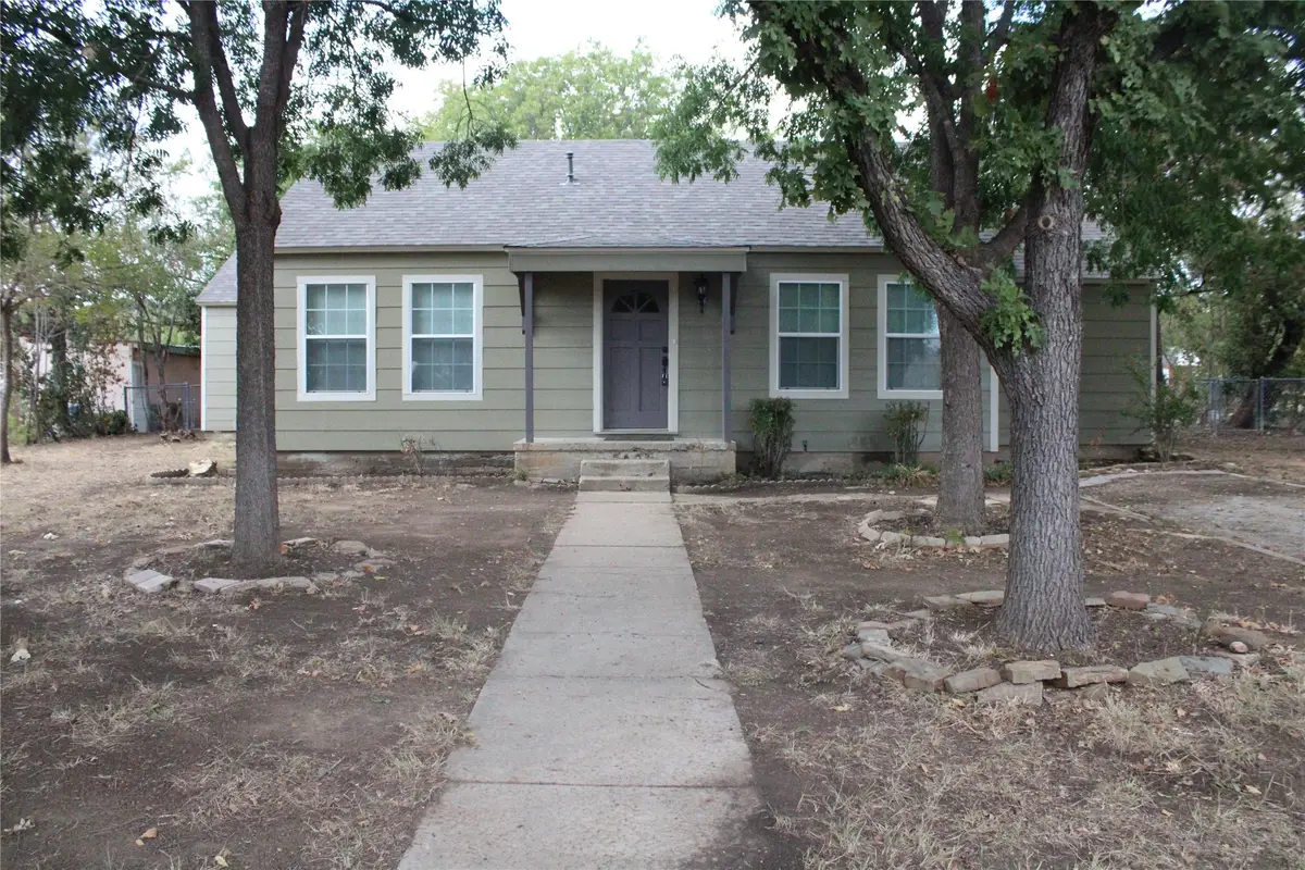 1021 Santa Clara Dr, Brownwood, TX 76801 - #1