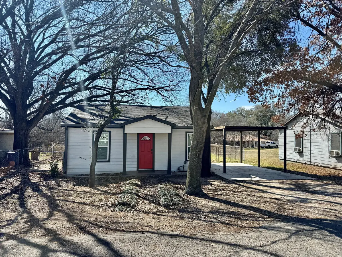 113 W Arnold Street, Granbury, TX 76048 - #1