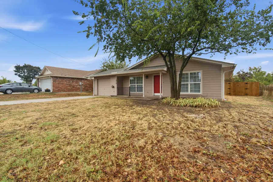 1416 N Rusk Street, Weatherford, TX 76086 - #2