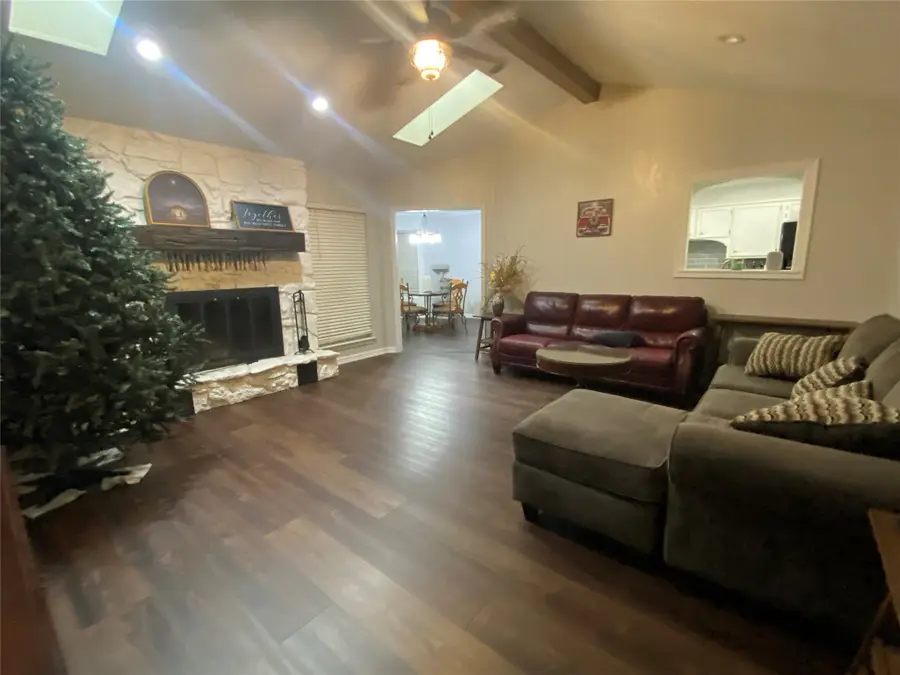501 Mesquite Street, Mineral Wells, TX 76067 - #3