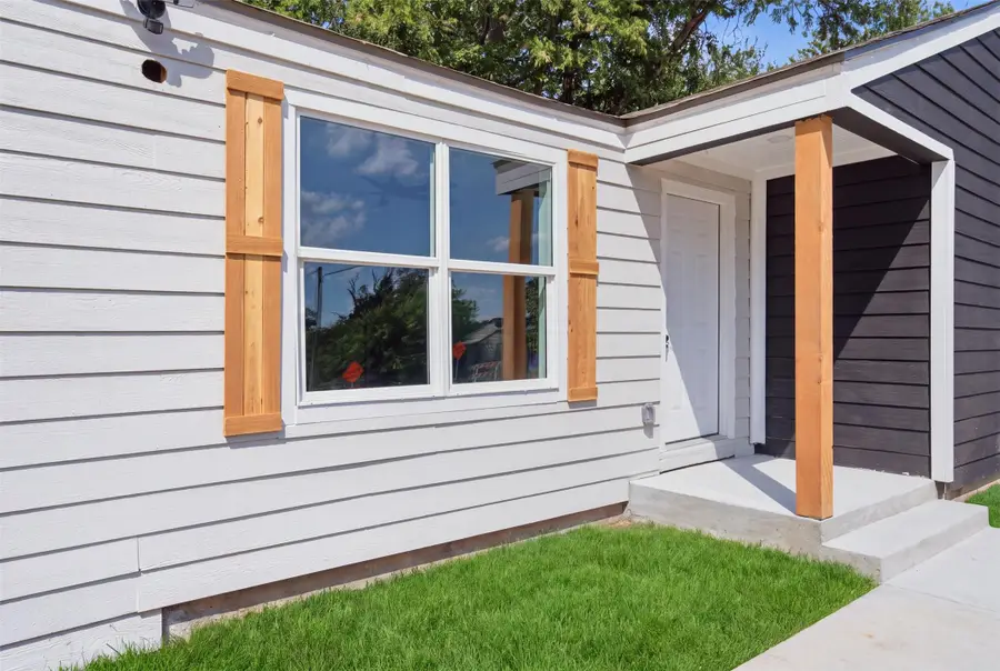 905 E Shaw Street, Fort Worth, TX 76110 - #2