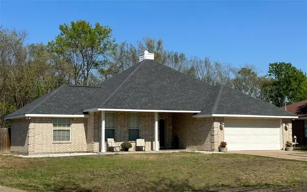 503 E Kaufman Street, Mabank, TX 75147