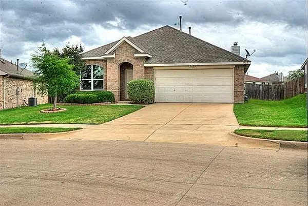 5908 Pacers Lane, Fort Worth, TX 76179