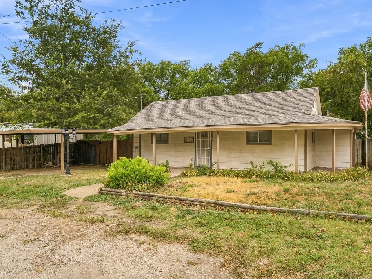 207 N Oneil Street, Alvord, TX 76225 - #1