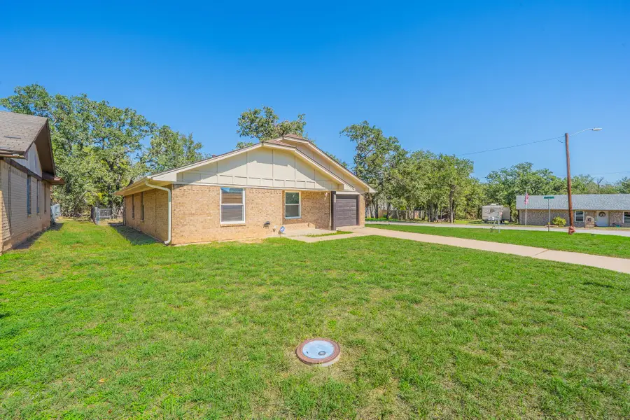 5211 Laurie Drive, Mineral Wells, TX 76067 - #3