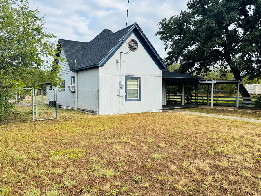 1215 Melwood Avenue, Brownwood, TX 76801 - #2