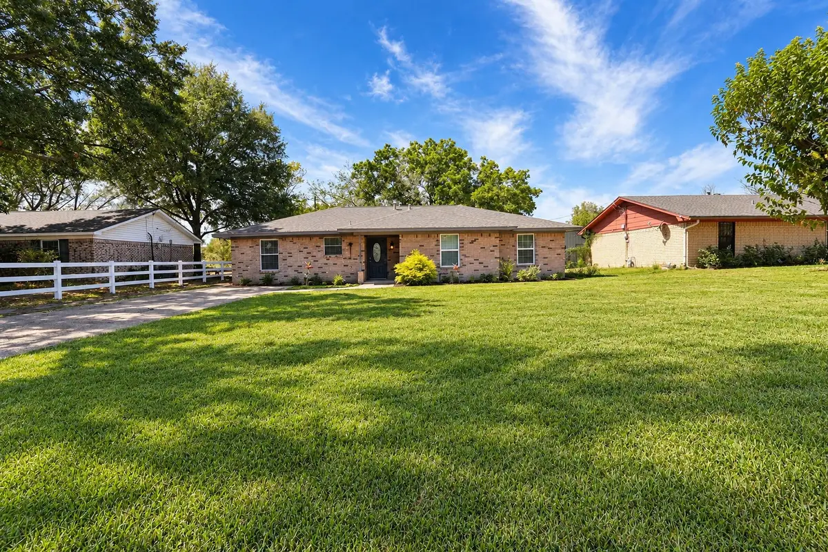 3510 Northpark Dr., Corsicana, TX 75110 - #1