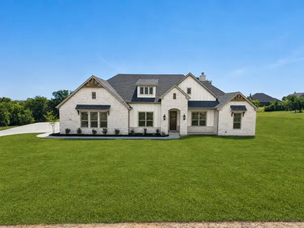 131 Oak Meadow Lane, Weatherford, TX 76085