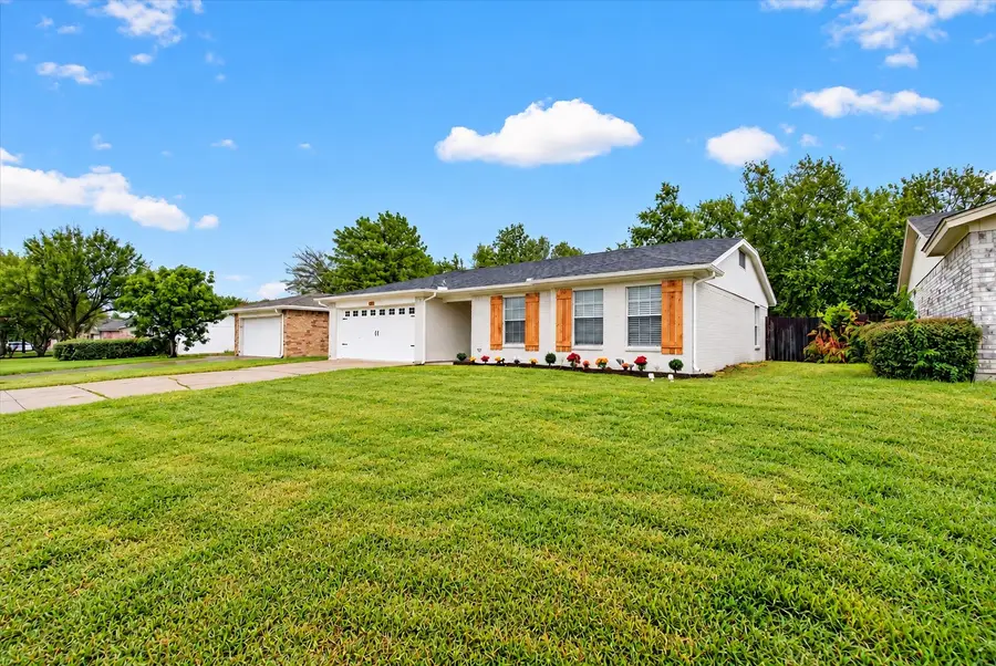 617 S Waxahachie Street, Mansfield, TX 76063 - #2