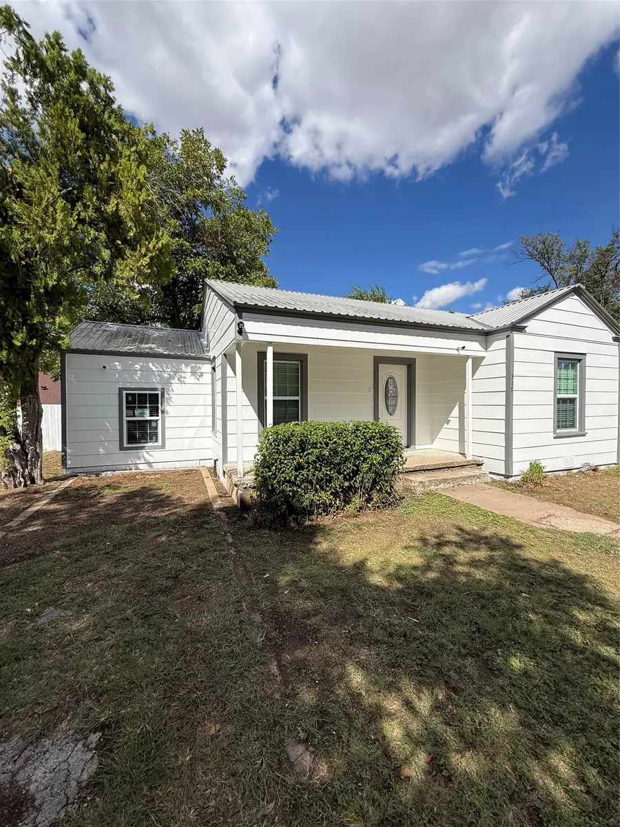 317 E 10th Street, Coleman, TX 76834 - #3