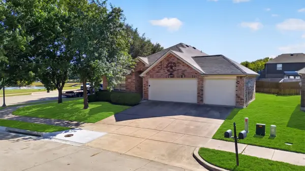 4001 Bridge Water Road, Heartland, TX 75126