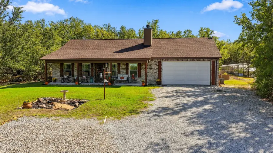 136 N Bronco Court, Springtown, TX 76082 - #2