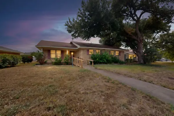 2718 Mossglen Drive, Dallas, TX 75227