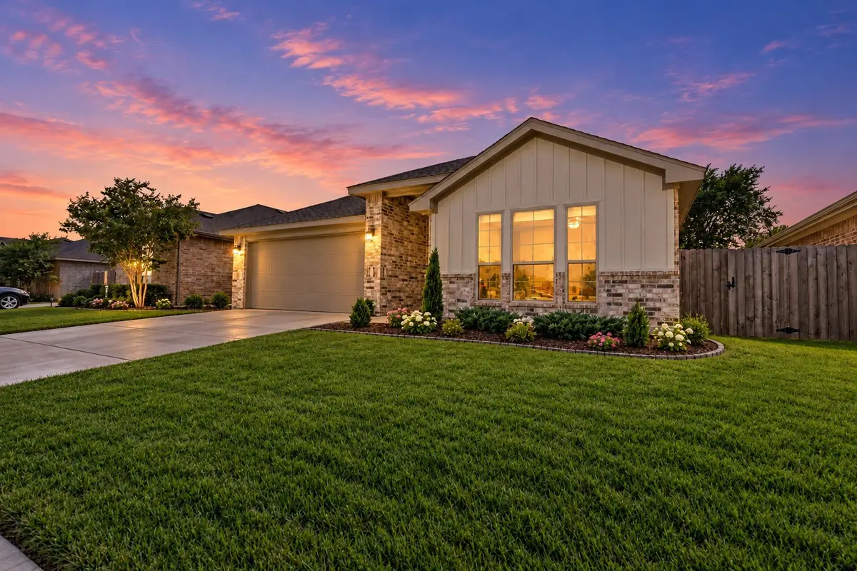 206 Hubbard Street, Hillsboro, TX 76645 - #1