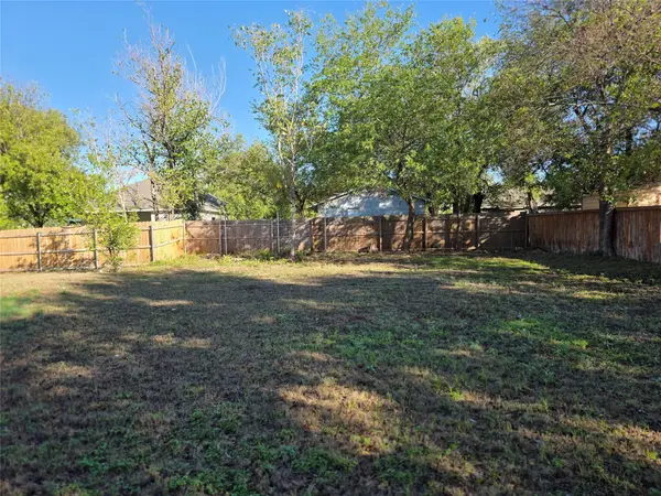 705 E Wardville Street, Cleburne, TX 76031