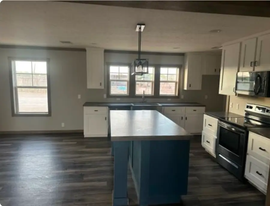 617 NW Ave C, Hamlin, TX 79520 - #3